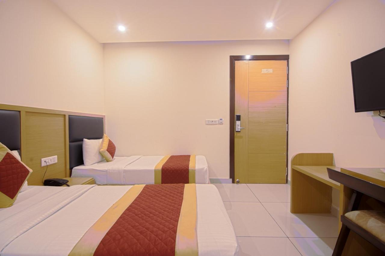Hotel Del Inn By F9 Hotels - Near Igi Airport ニューデリー エクステリア 写真